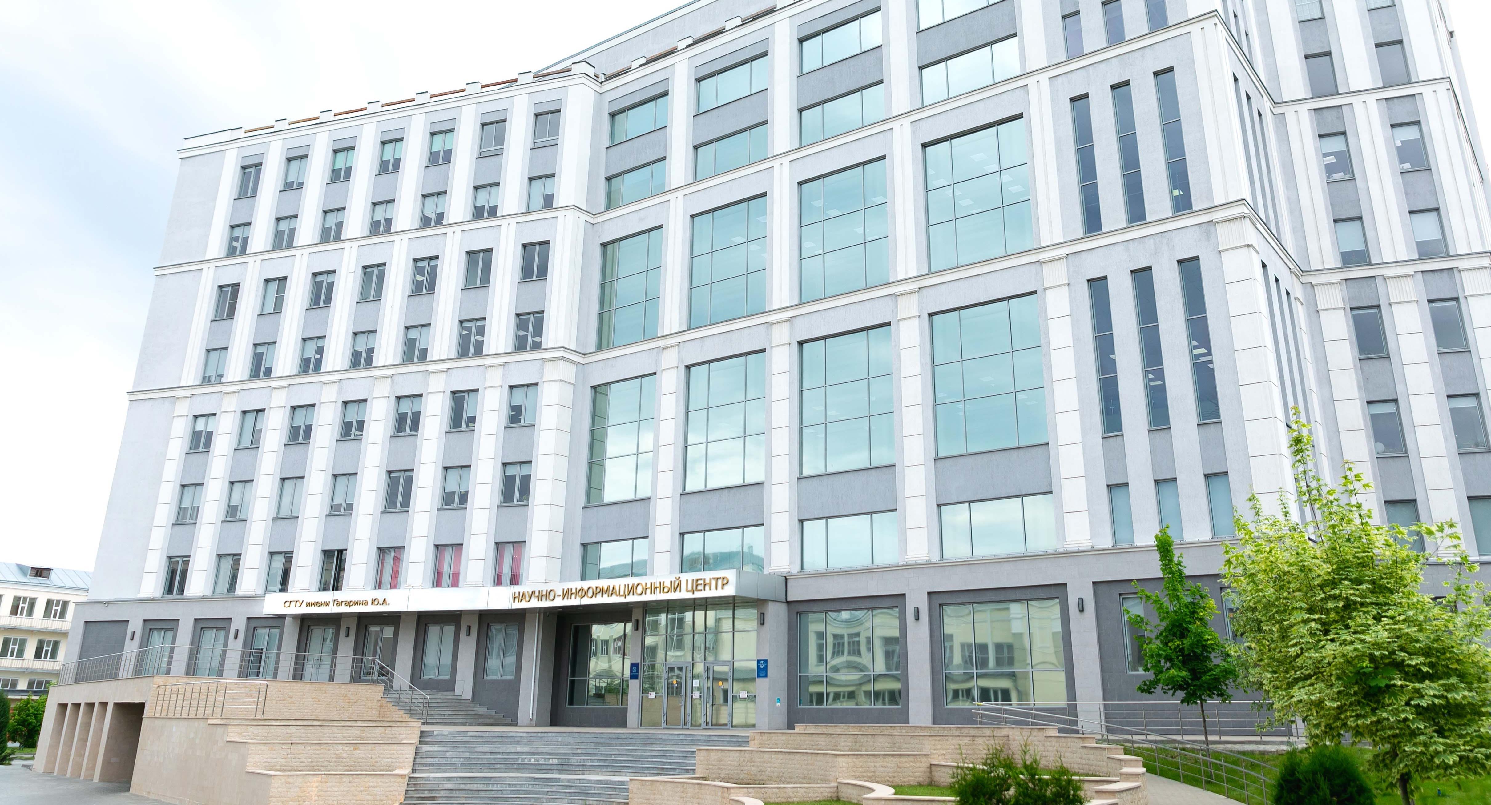 «Музейное пространство» посетили выпускники Политеха