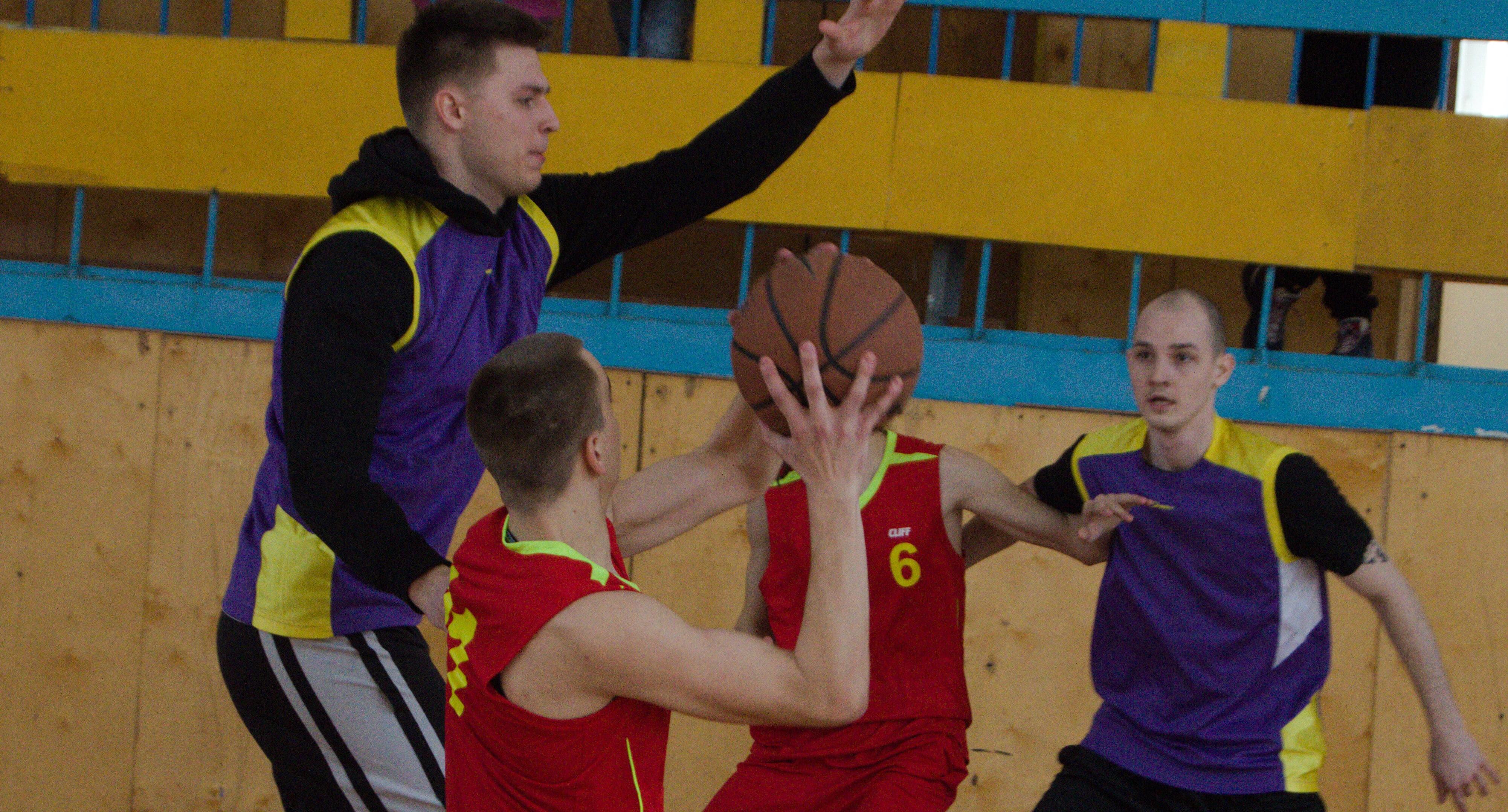 Студенты Политеха приняли участие в открытом чемпионате «Кубок Гагарина» по баскетболу