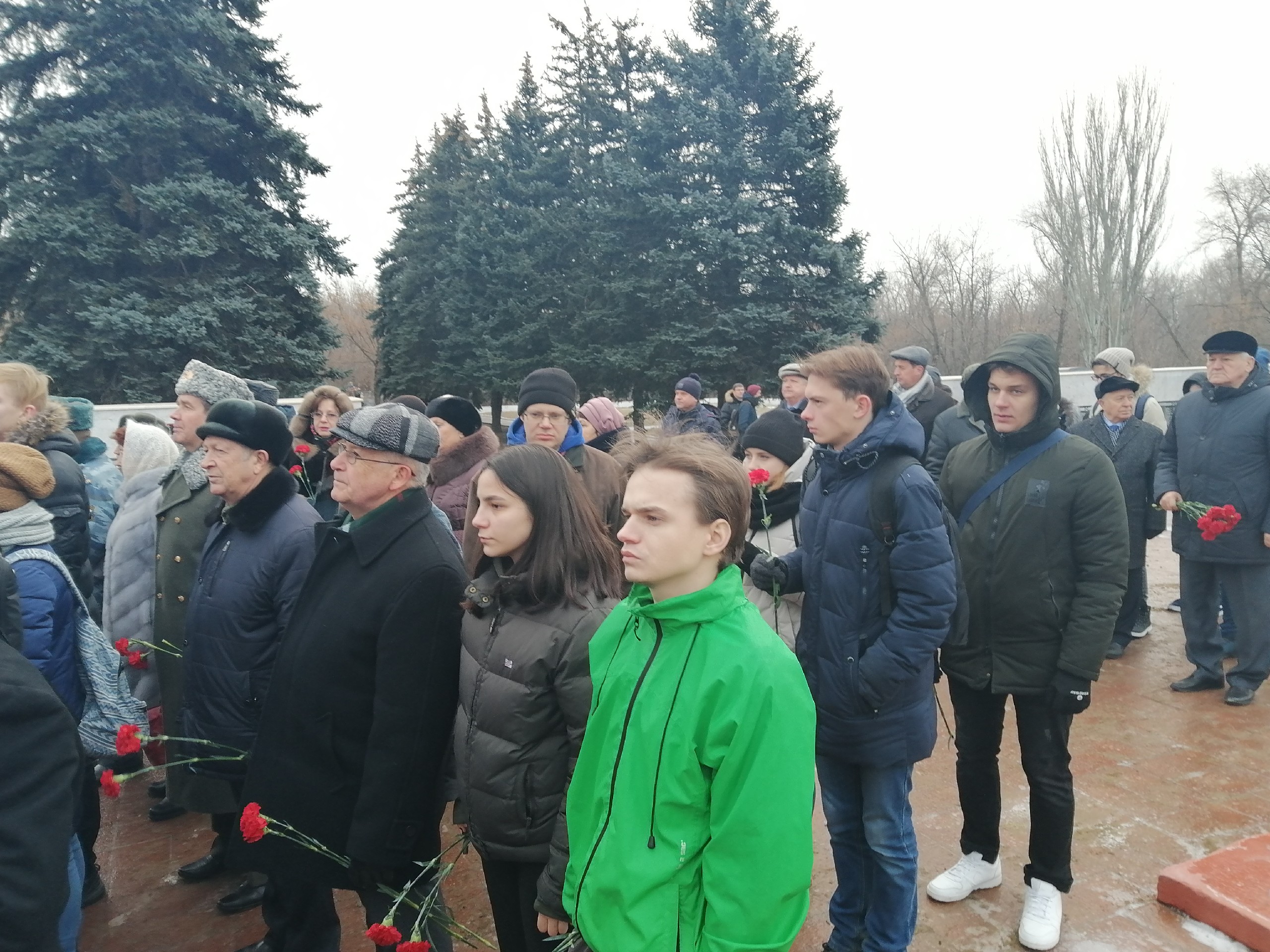 Политеховцы возложили цветы к Могиле Неизвестного Солдата на Воскресенском кладбище
