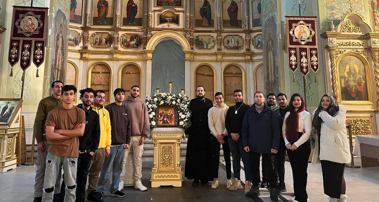 Иностранные студенты посетили экскурсию по Покровскому собору