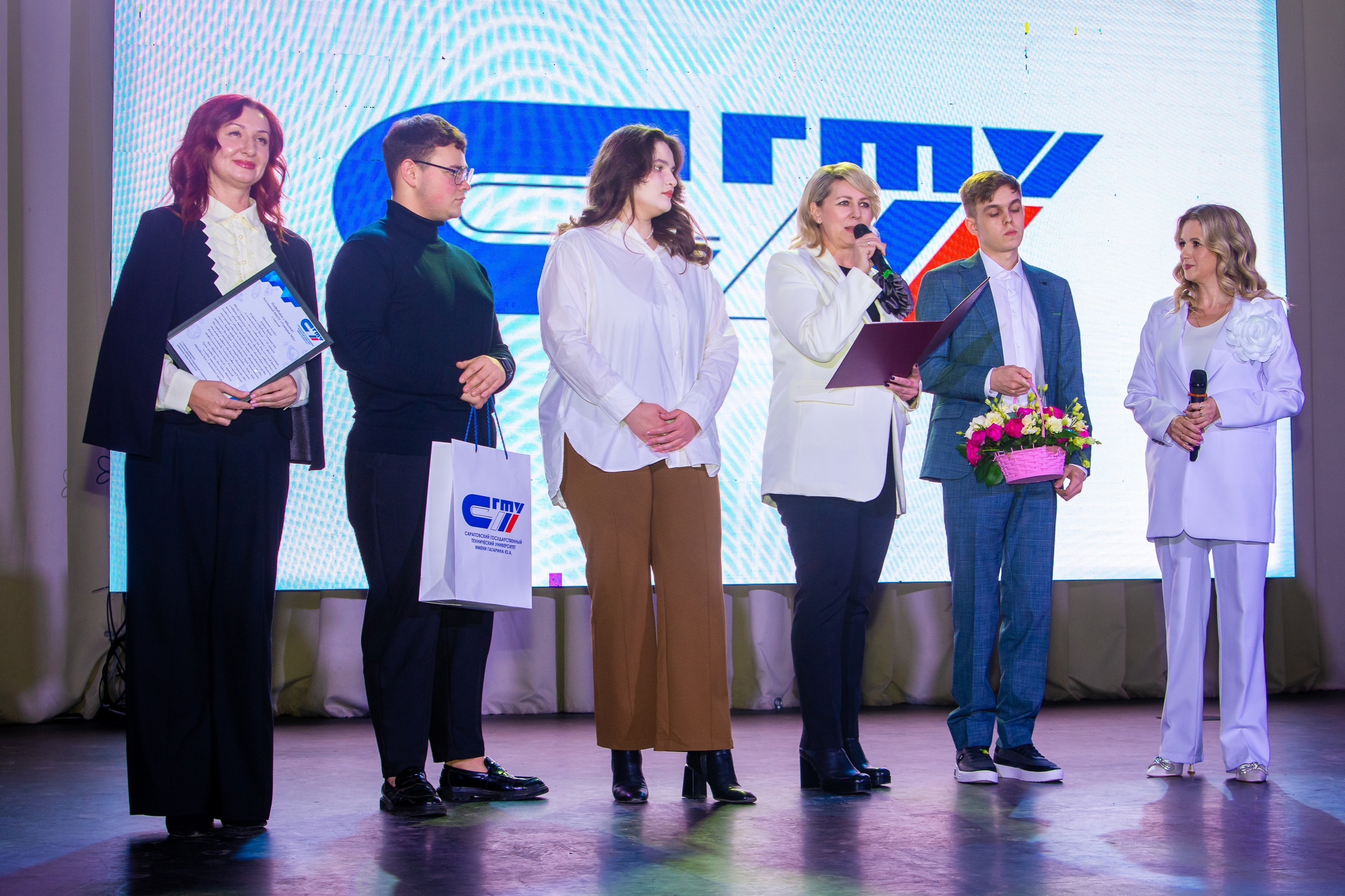  Политех поздравил МАОУ "Гимназия №2" г. Саратова с 70-летним юбилеем