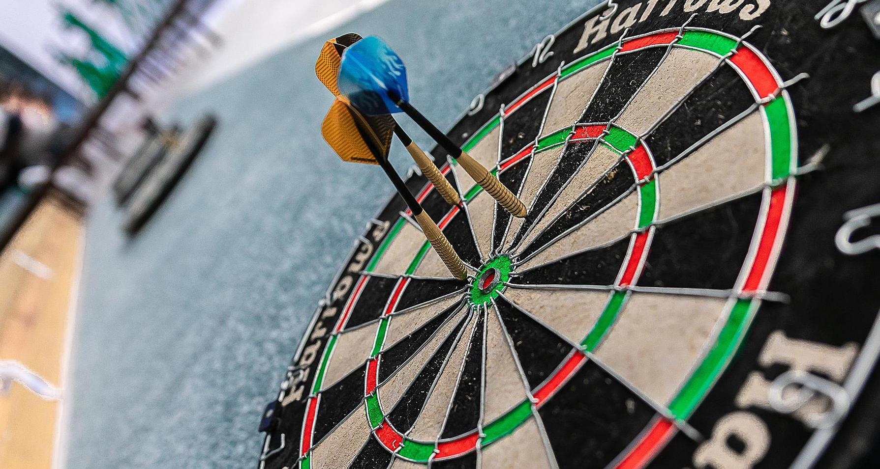 Институт энергетики занял первое место в соревнованиях по дартсу