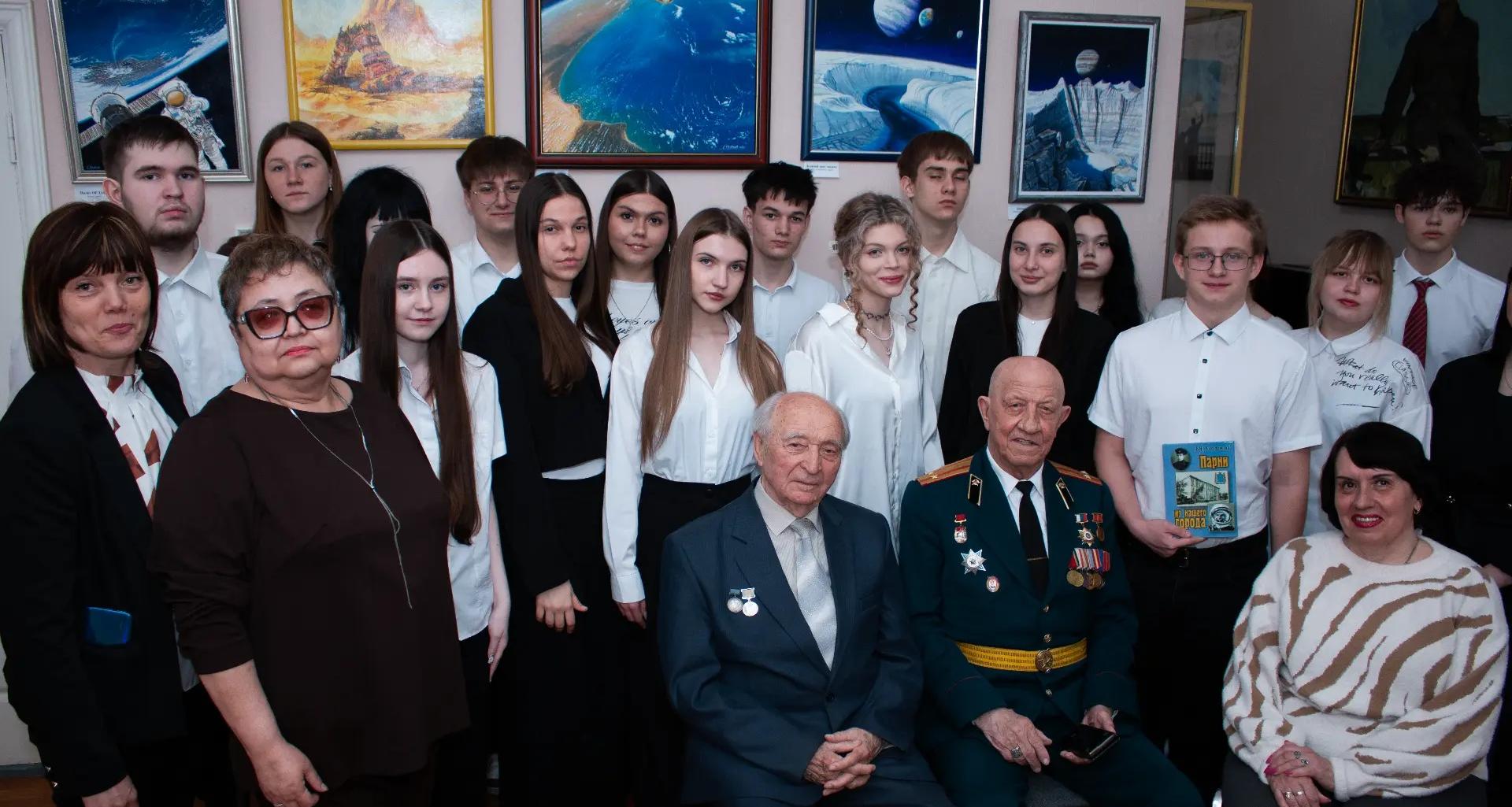 В Народном музее Ю.А. Гагарина открылась выставка «Из Саратова – в космос»