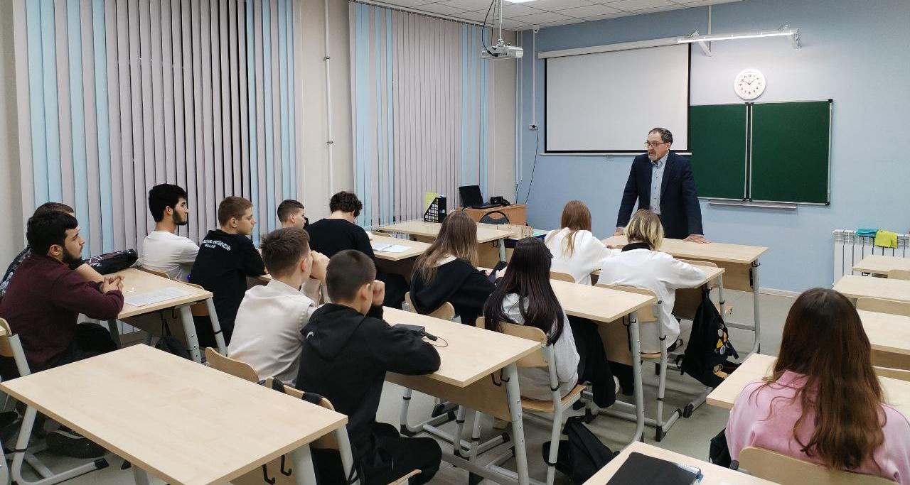 Представители СГТУ продолжают курс «Шаг в профессию» для Гагаринских классов 