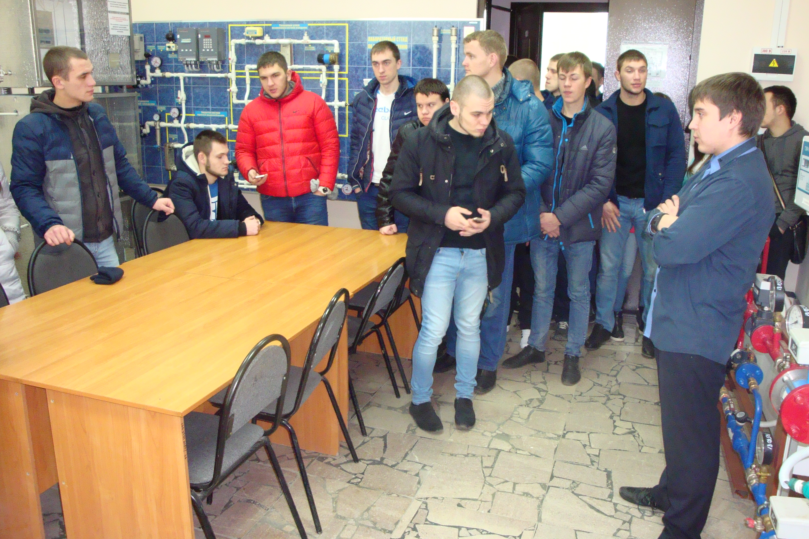 Кафедра ТГВ организовала экскурсию для  студентов монтажного колледжа 