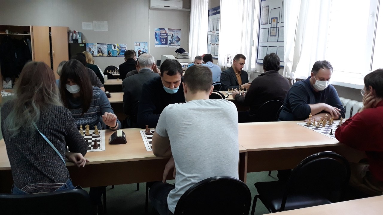 Социально-экономический институт победил в турнире по шахматам