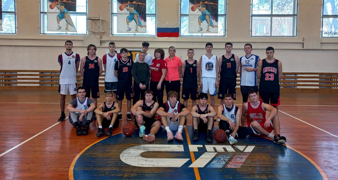 В Политехе прошел товарищеский матч по баскетболу
