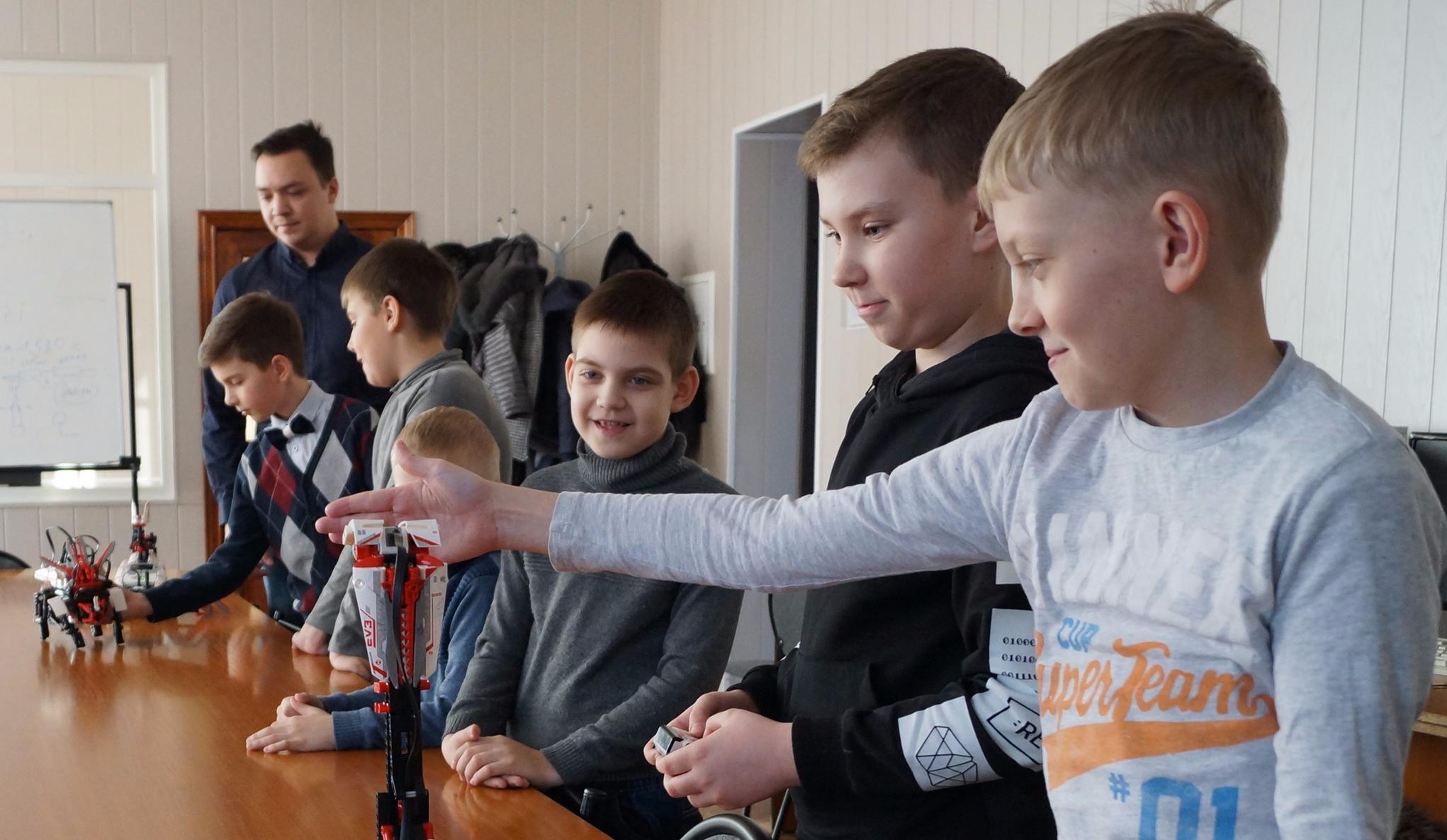 Летняя компьютерная школа ИнПИТ СГТУ ведет набор детей на август Летняя компьютерная школа ИнПИТ СГТУ ведет набор детей на август