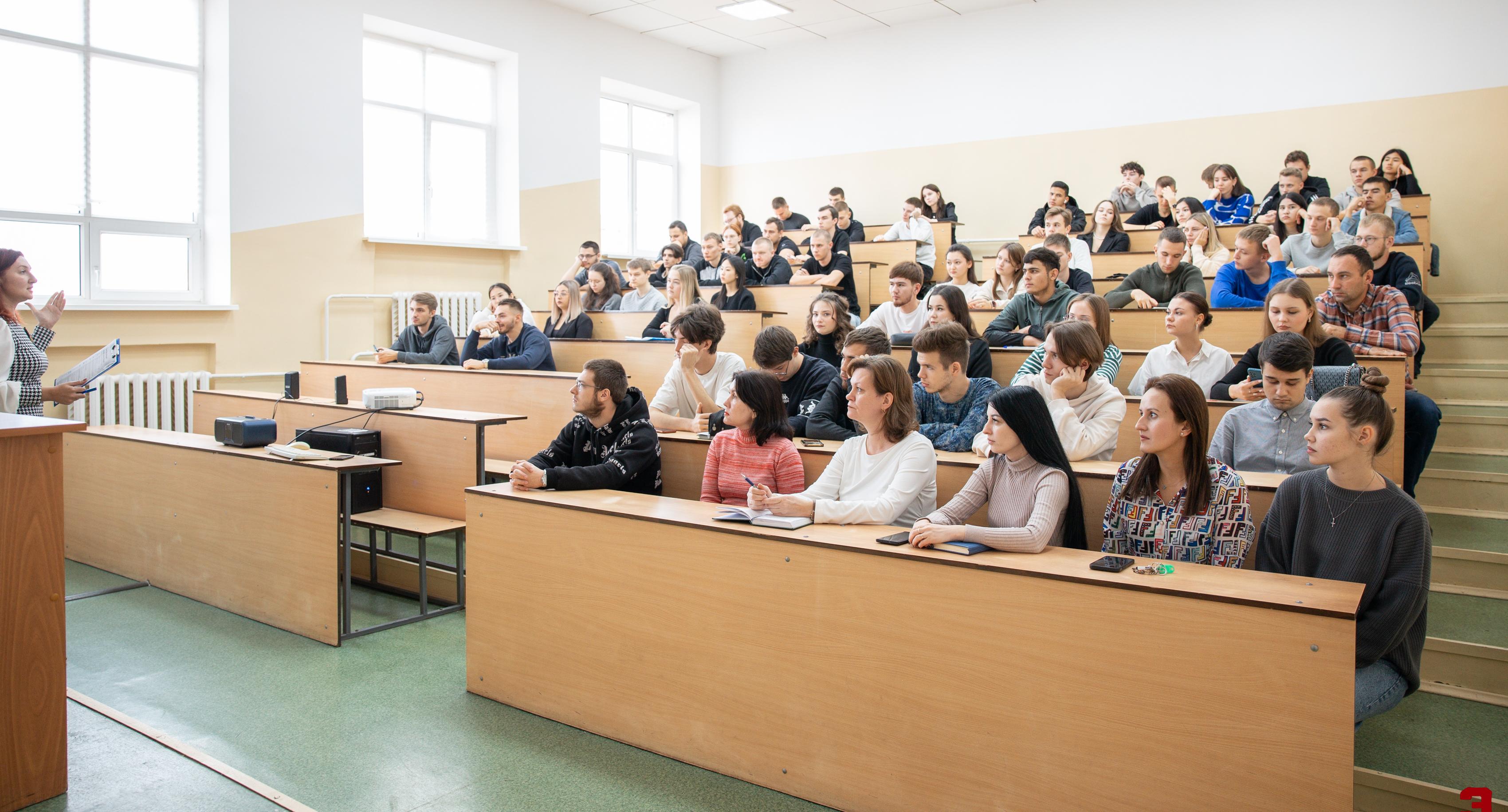 Студенты и преподаватели СЭИ приняли участие в конференции Сбера
