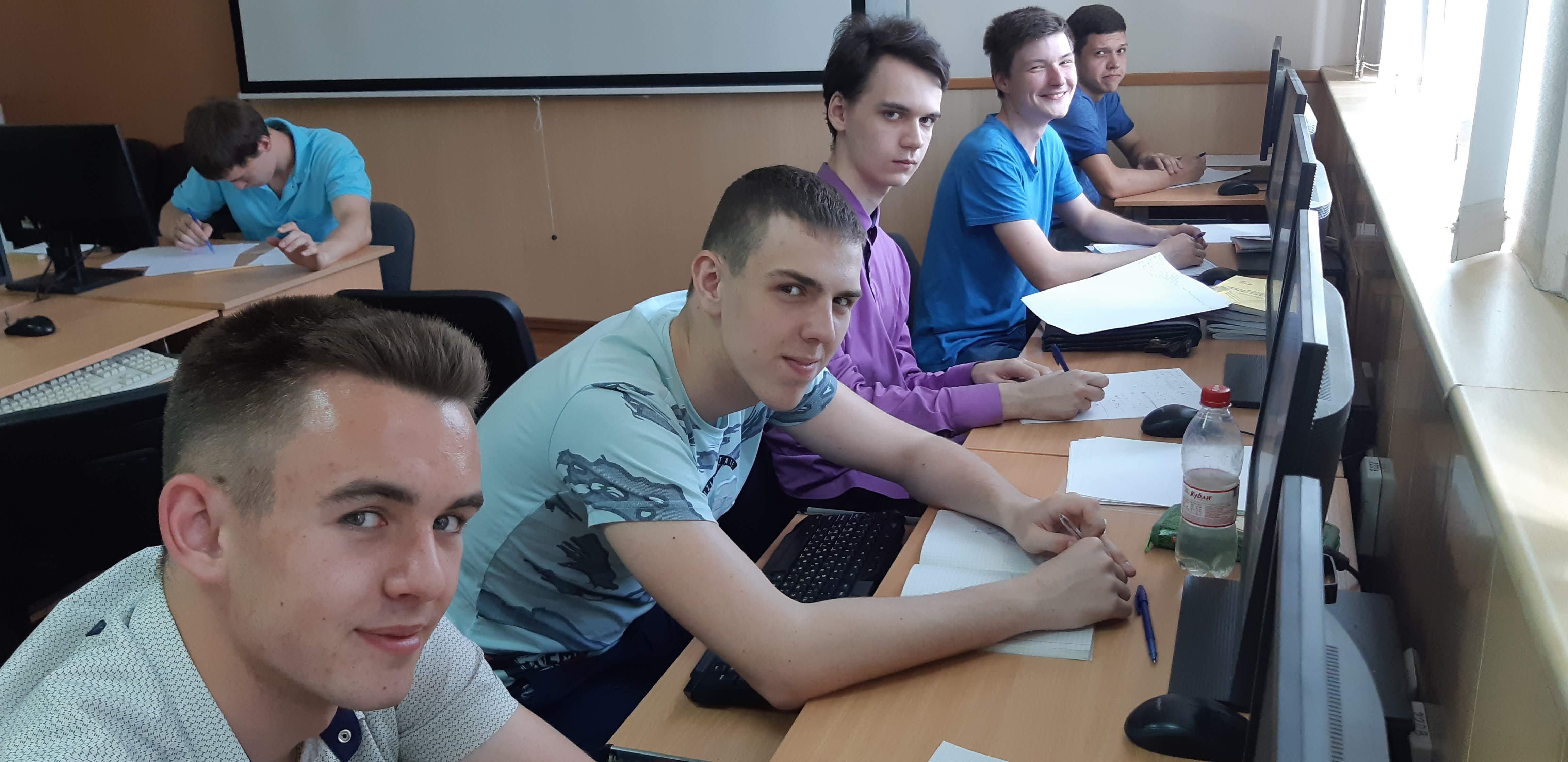 лк студента политеха. политех библиотека. студенты спбпу петра великого. политех петра великого личный кабинет. вуз фото.