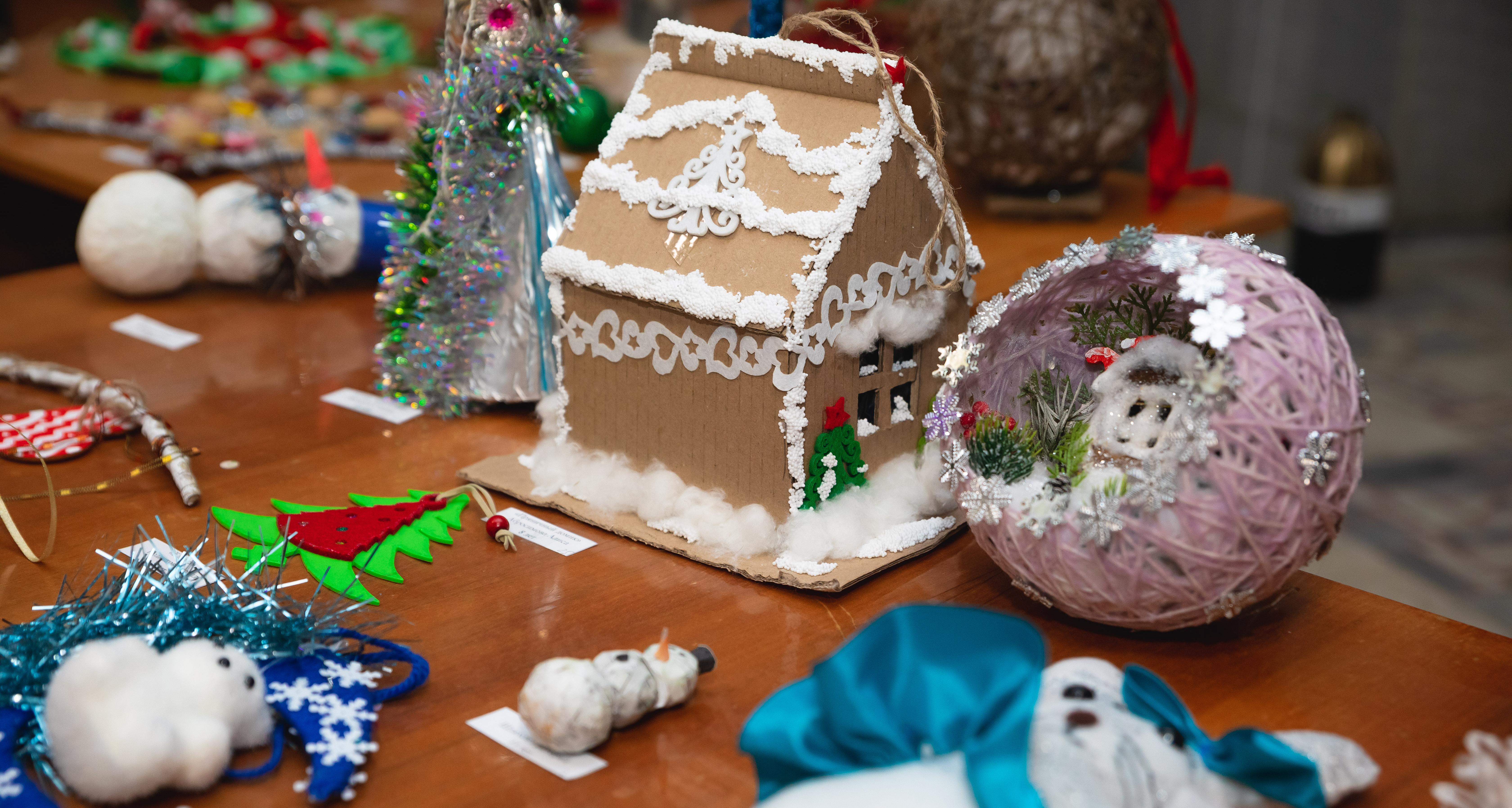 В СГТУ пройдет детский конкурс новогодней елочной игрушки