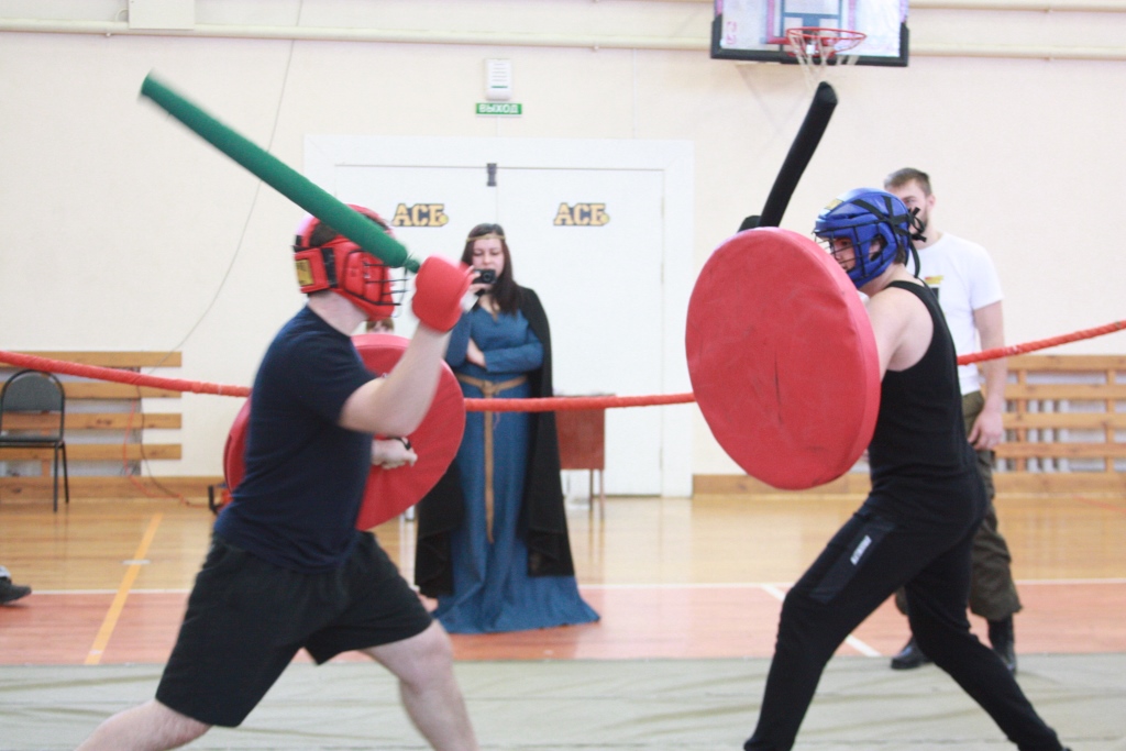 В СГТУ состоялся 5-й Кубок ректора по историческому фехтованию