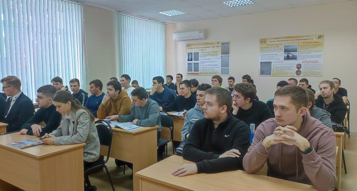 Выпускники УРБАС встретились с работодателями региона