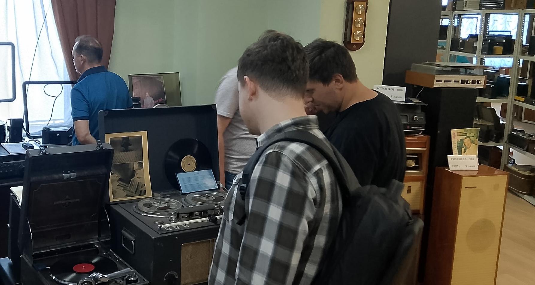 «Музейное пространство» посетили выпускники Политеха