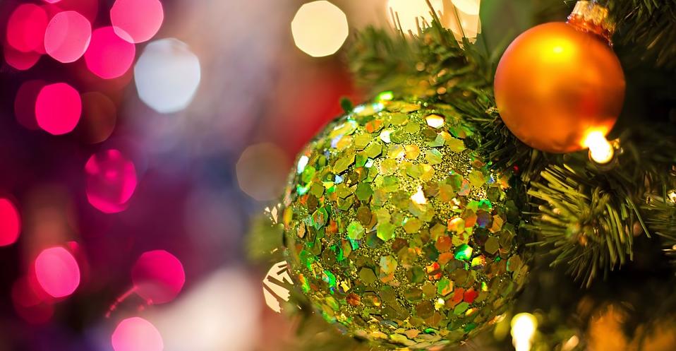 Профком приглашает за билетами на новогодние представления