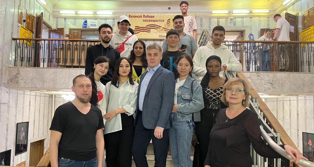 Иностранные слушатели курсов русского языка посетили Музей краеведения