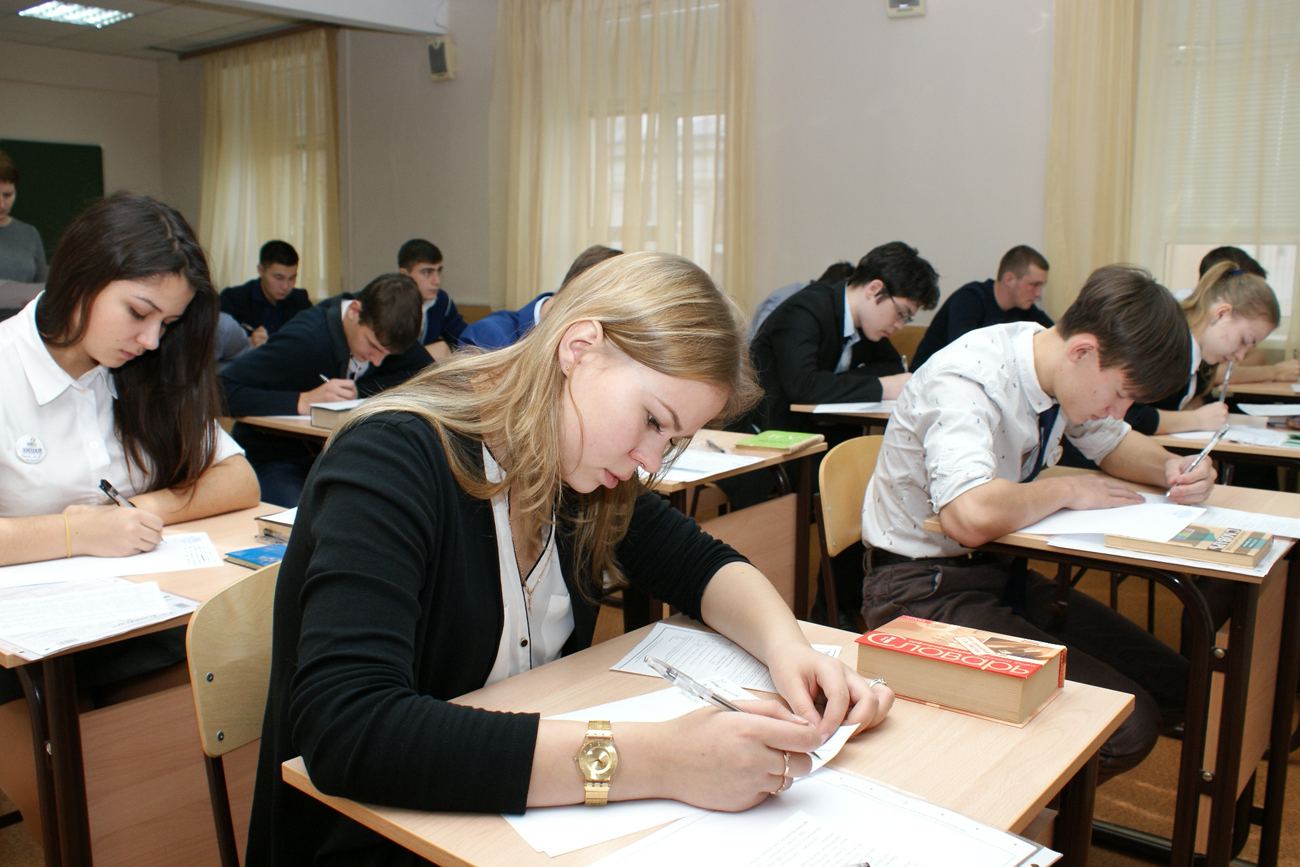 кембридж университет студенты. деревенская школа. точка роста тульская область в школе номер 50. образование в малых городах. молодежь маленького города.