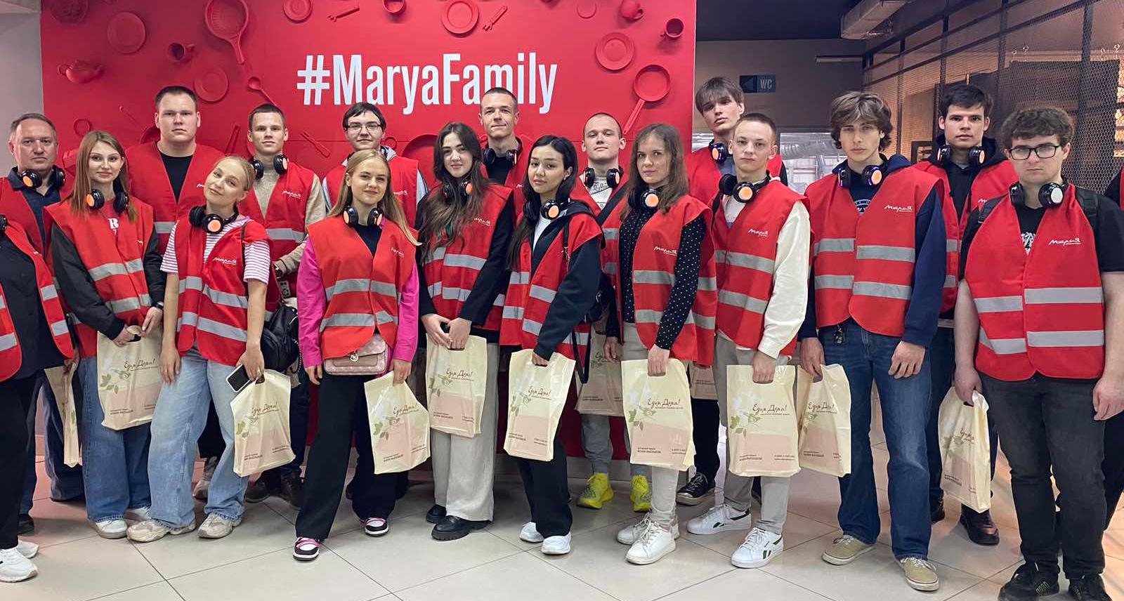 Студенты СЭИ посетили с экскурсией фабрику «Мария»