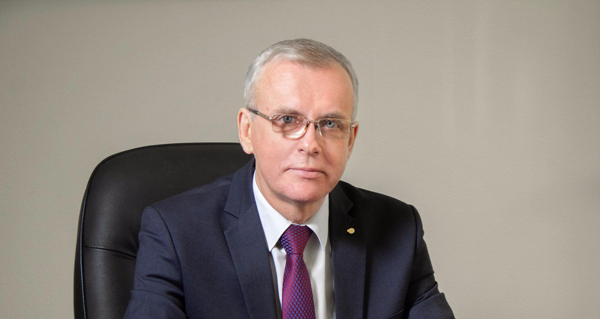 И.о ректора Олег Афонин отмечает юбилей