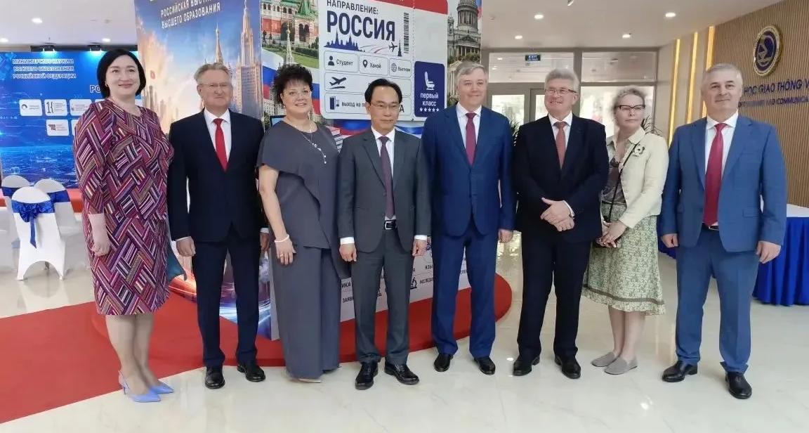 Представители СГТУ – участники Третьего форума ректоров российских и вьетнамских университетов