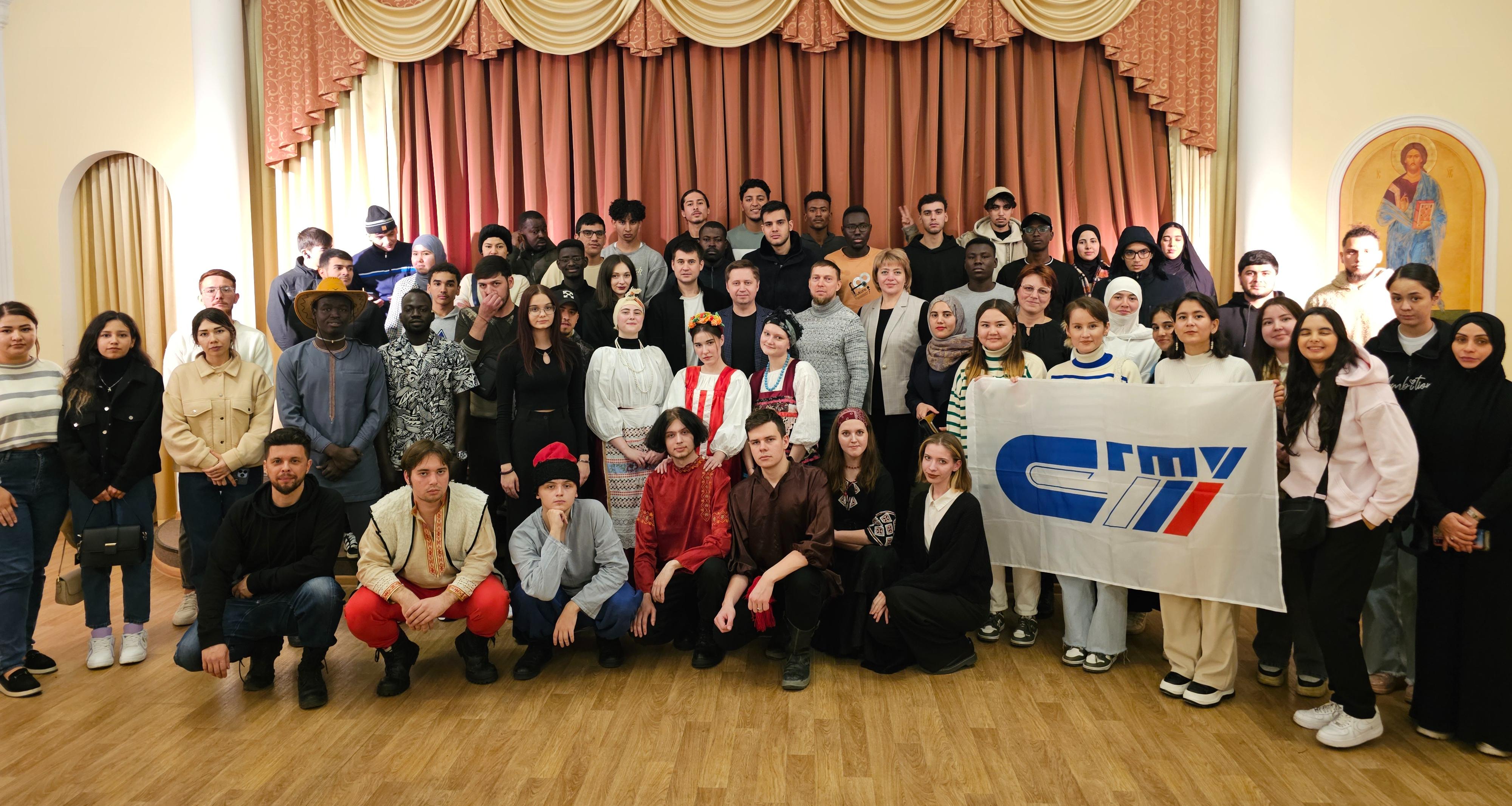 Иностранные студенты и слушатели СГТУ посетили экскурсию по храмам Саратова