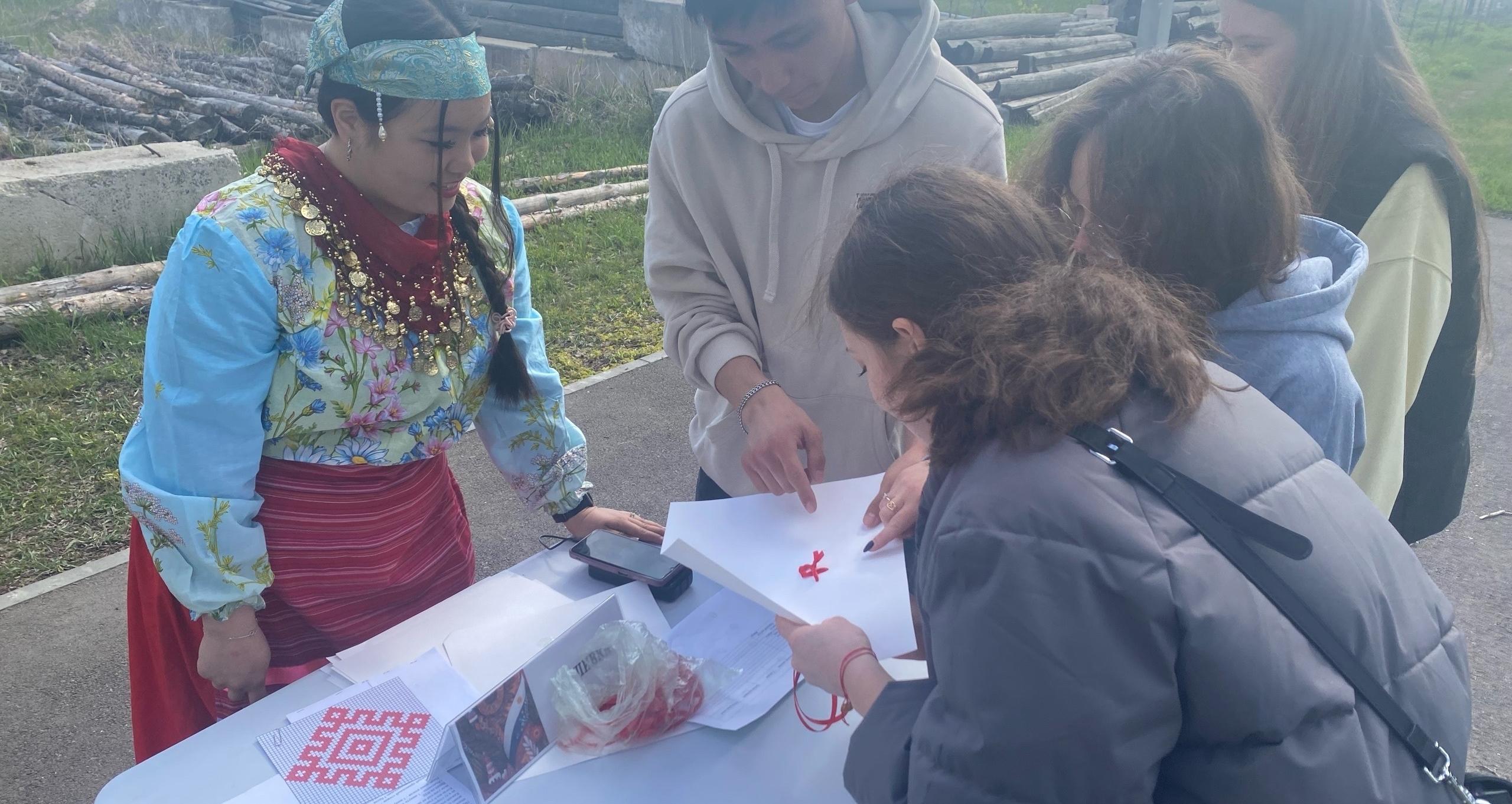 Активисты патриотического клуба «Созвездие» прошли городской квест «Единство»