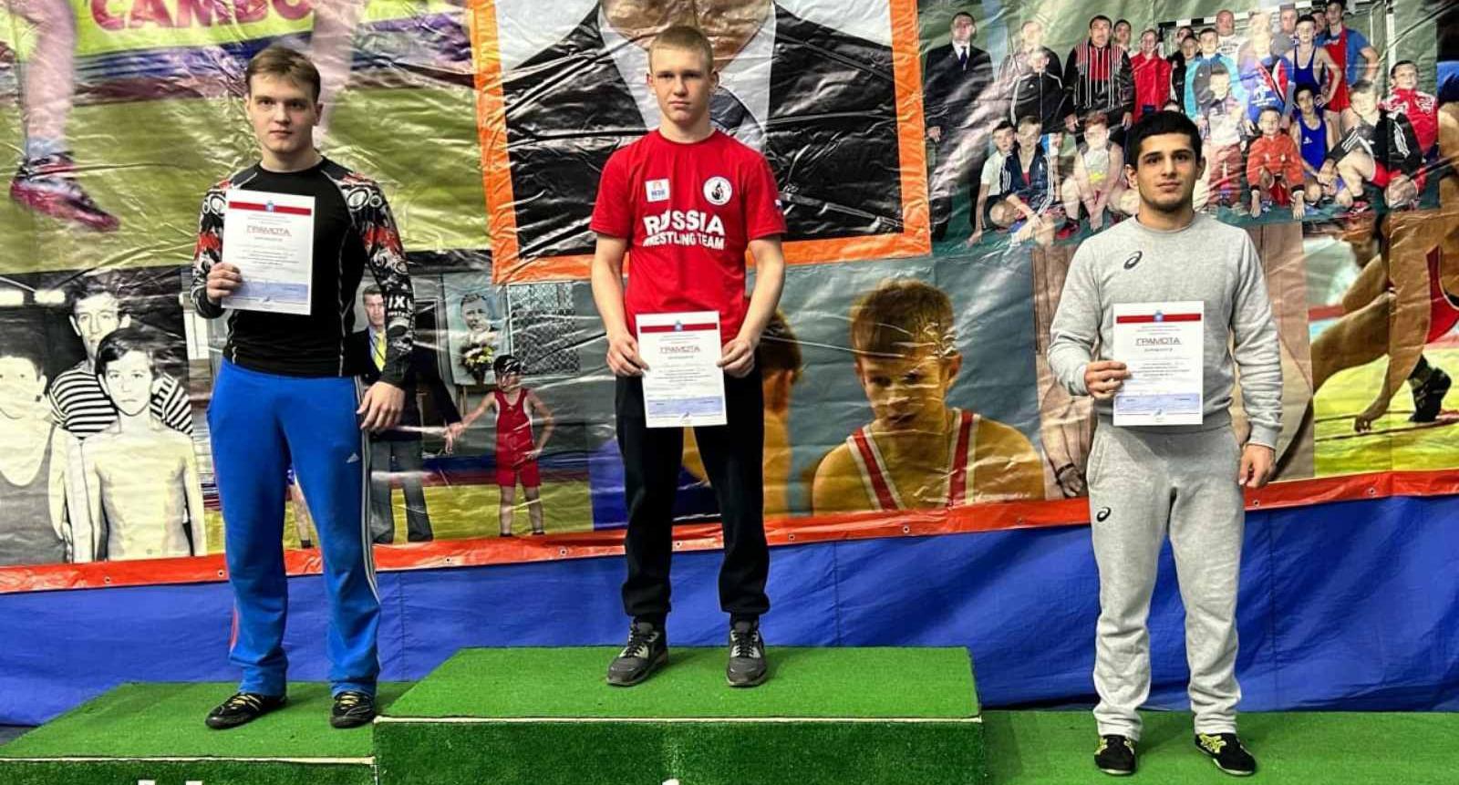 Студент ИнПИТ завоевал серебро в первенстве области по греко-римской борьбе
