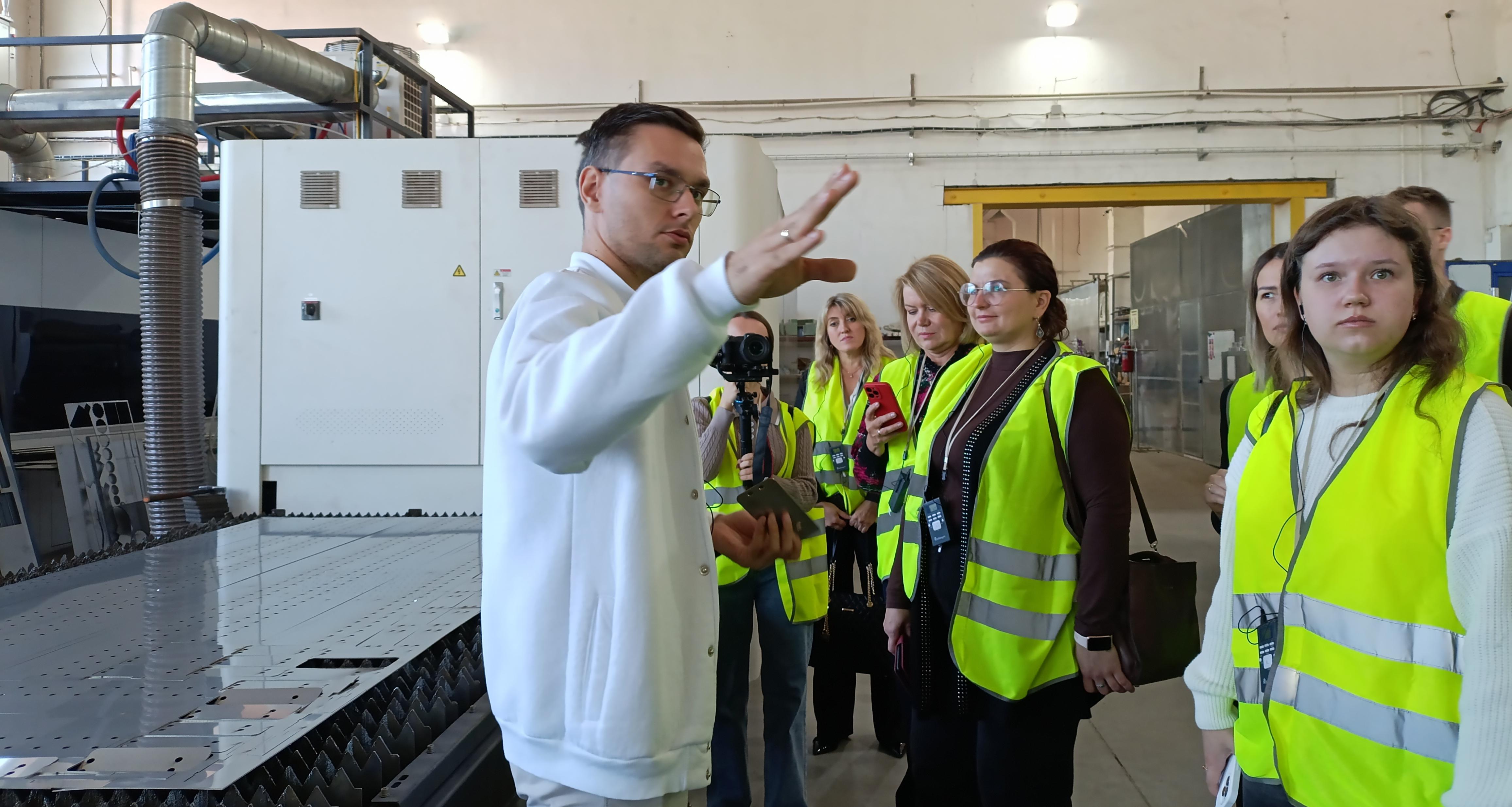 Представители СЭИ приняли участие в экспертном туре на промышленные предприятия региона
