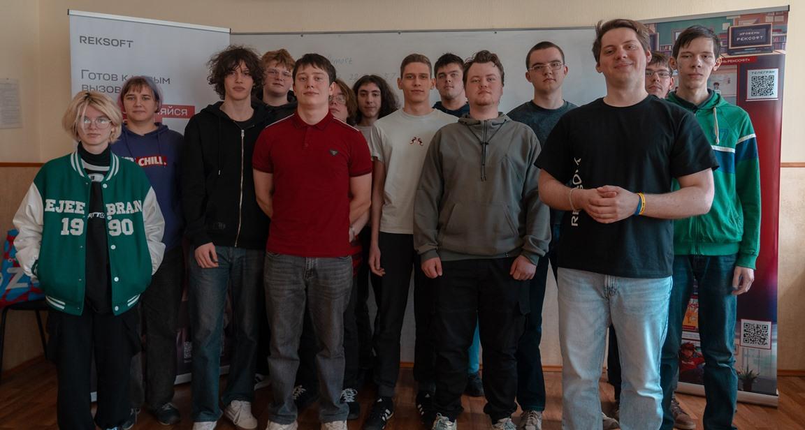 На мастер-классе от практика ИТ-индустрии студенты научились создавать VK-бота