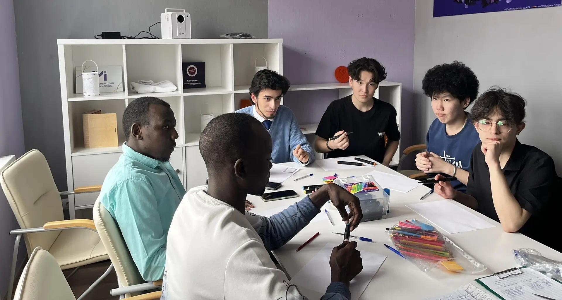 Слушатели Центра языковой и предметной подготовки – участники тренинга «Миссия выполнима»