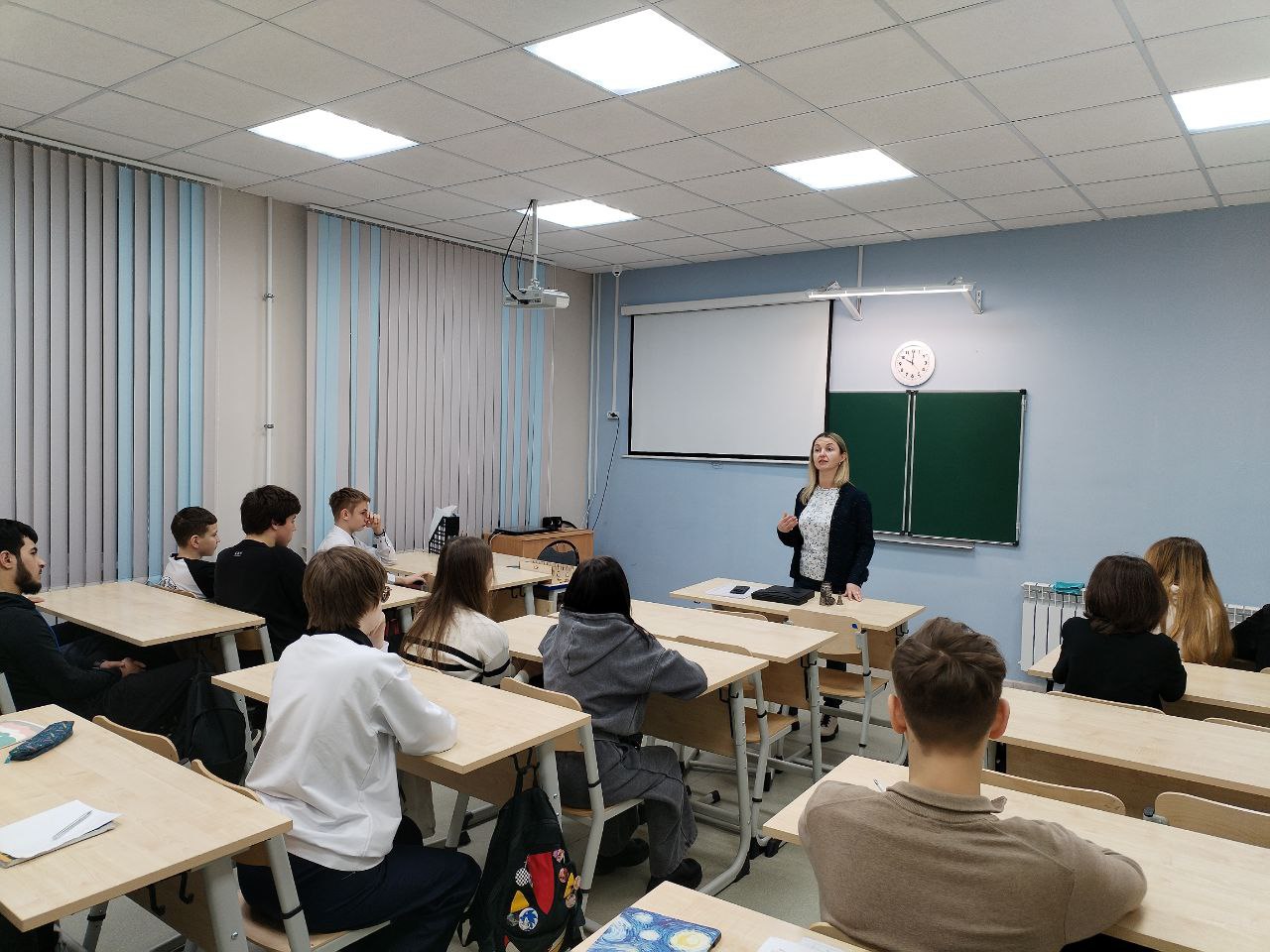 Уроки от экспертов СГТУ: в «Гагаринских классах» продолжаются занятия для старшеклассников