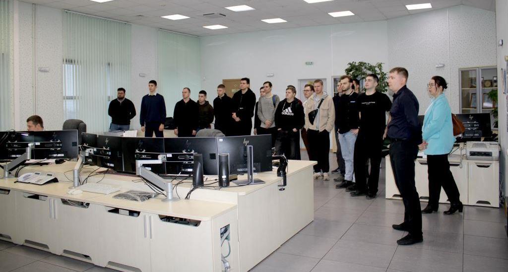 Студенты ИнЭн посетили с экскурсией Саратовское РДУ