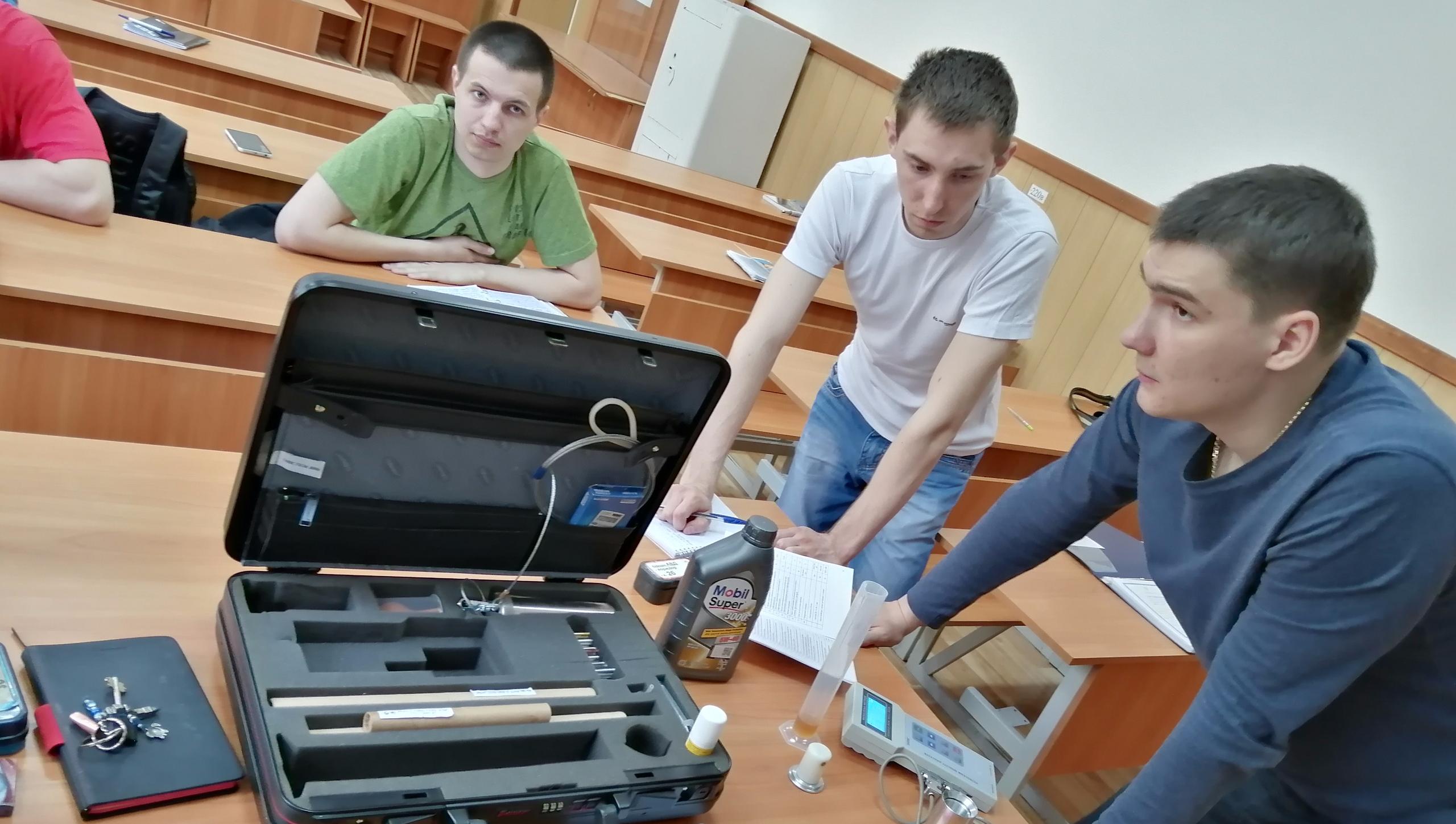 Магистранты ИнЭТС  протестировали моторные масла