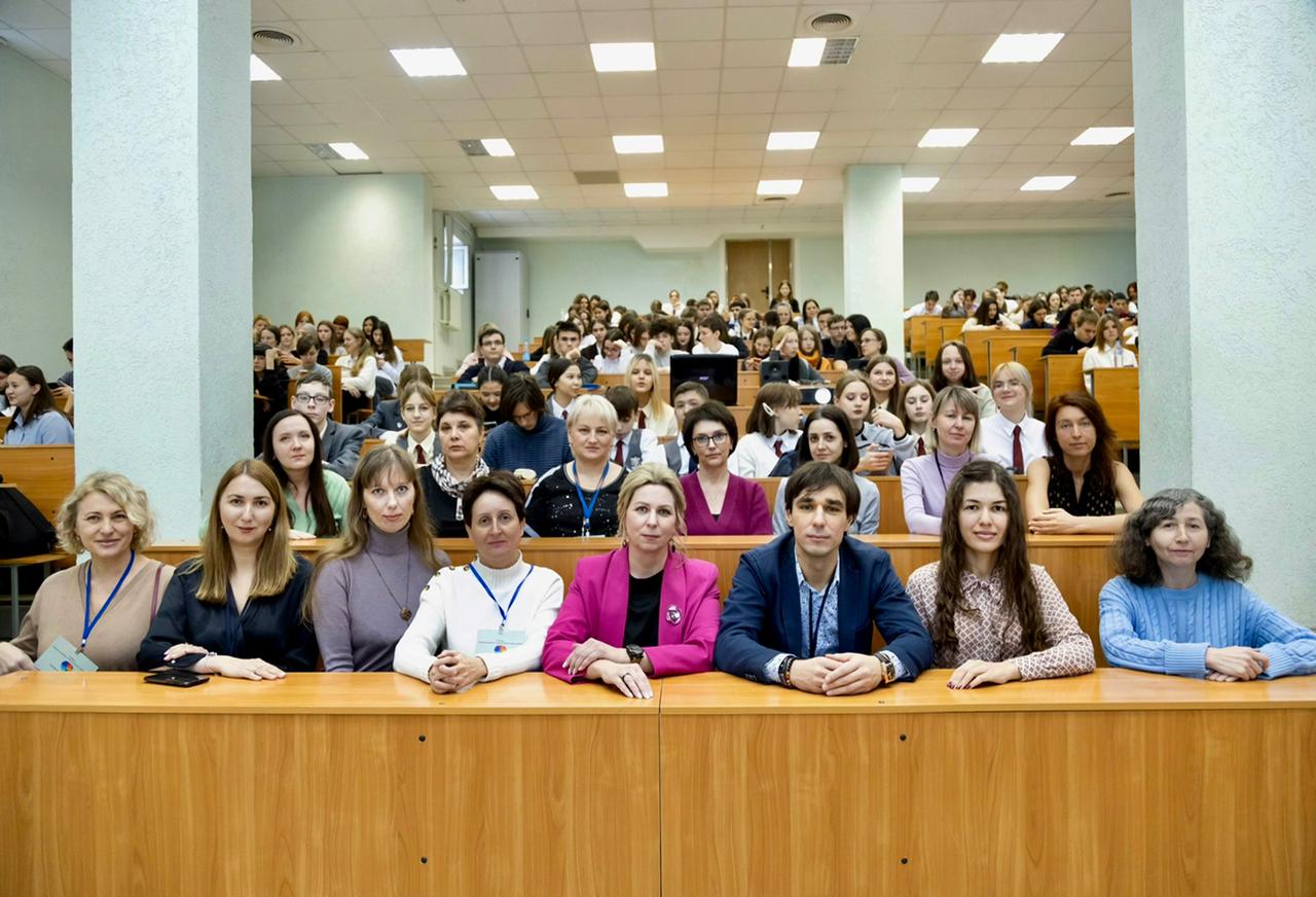 На кафедре ПМК прошла лингвистическая олимпиада для школьников «Формула языка»
