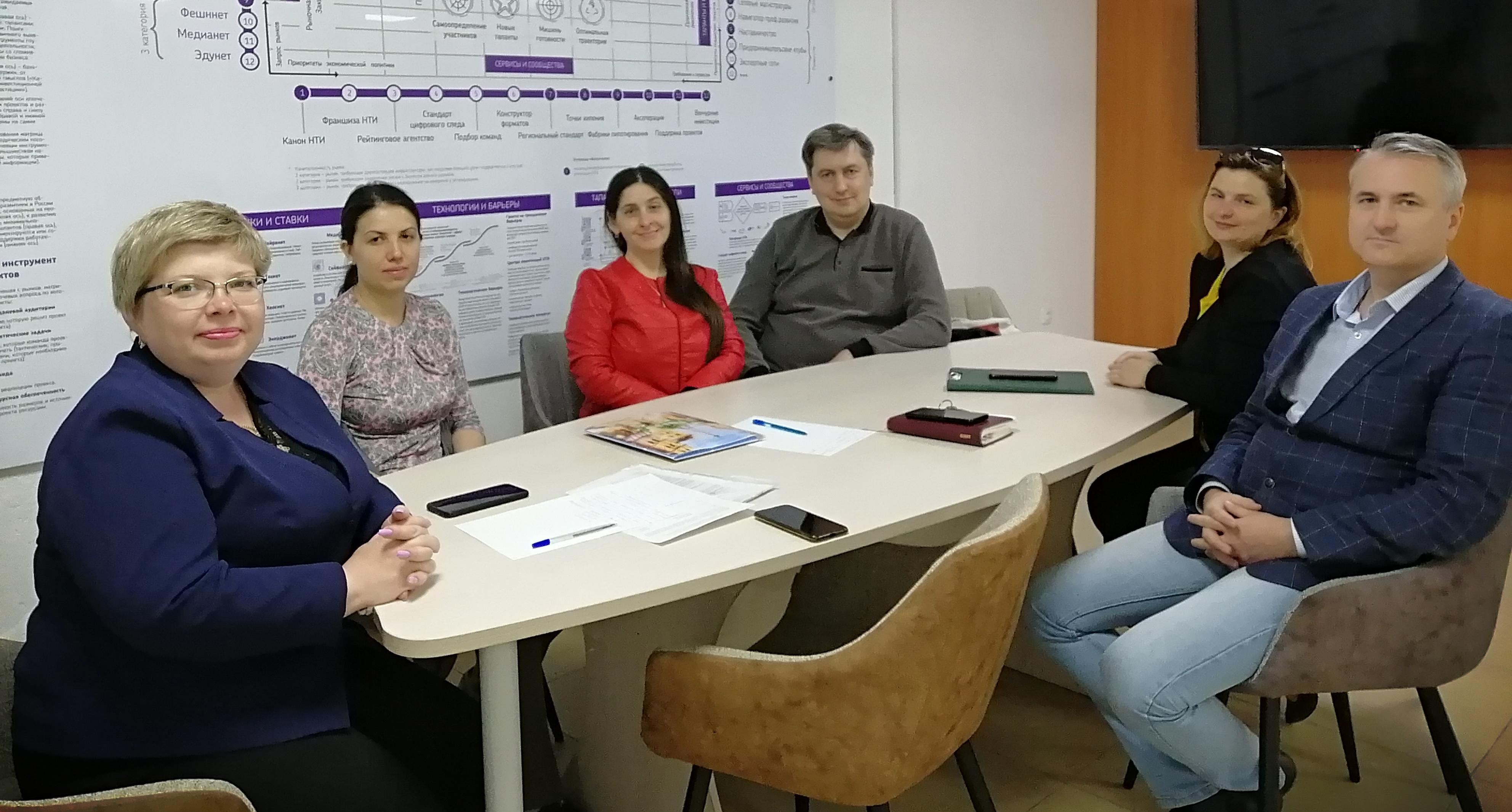 В «Точке кипения» СГТУ состоялось заседание Клуба мышления 