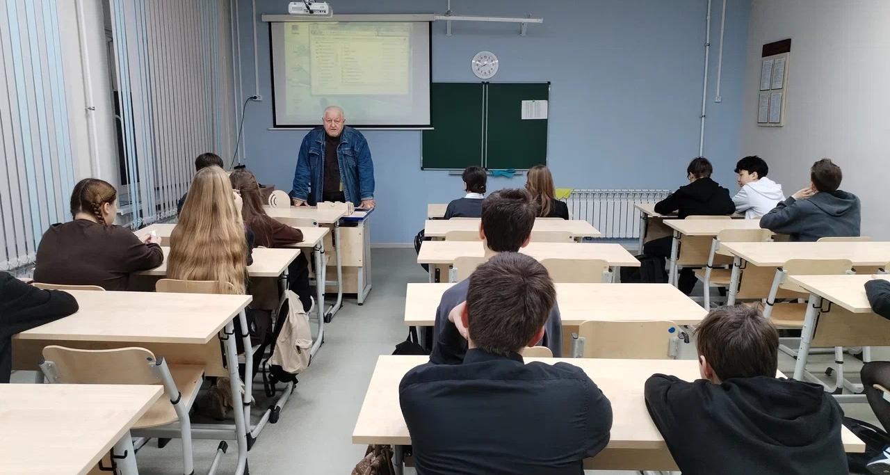 Политех продолжает знакомить школьников «Гагаринских классов» с миром профессий