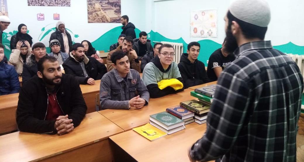 Слушатели курсов русского языка посетили Саратовский исламский комплекс