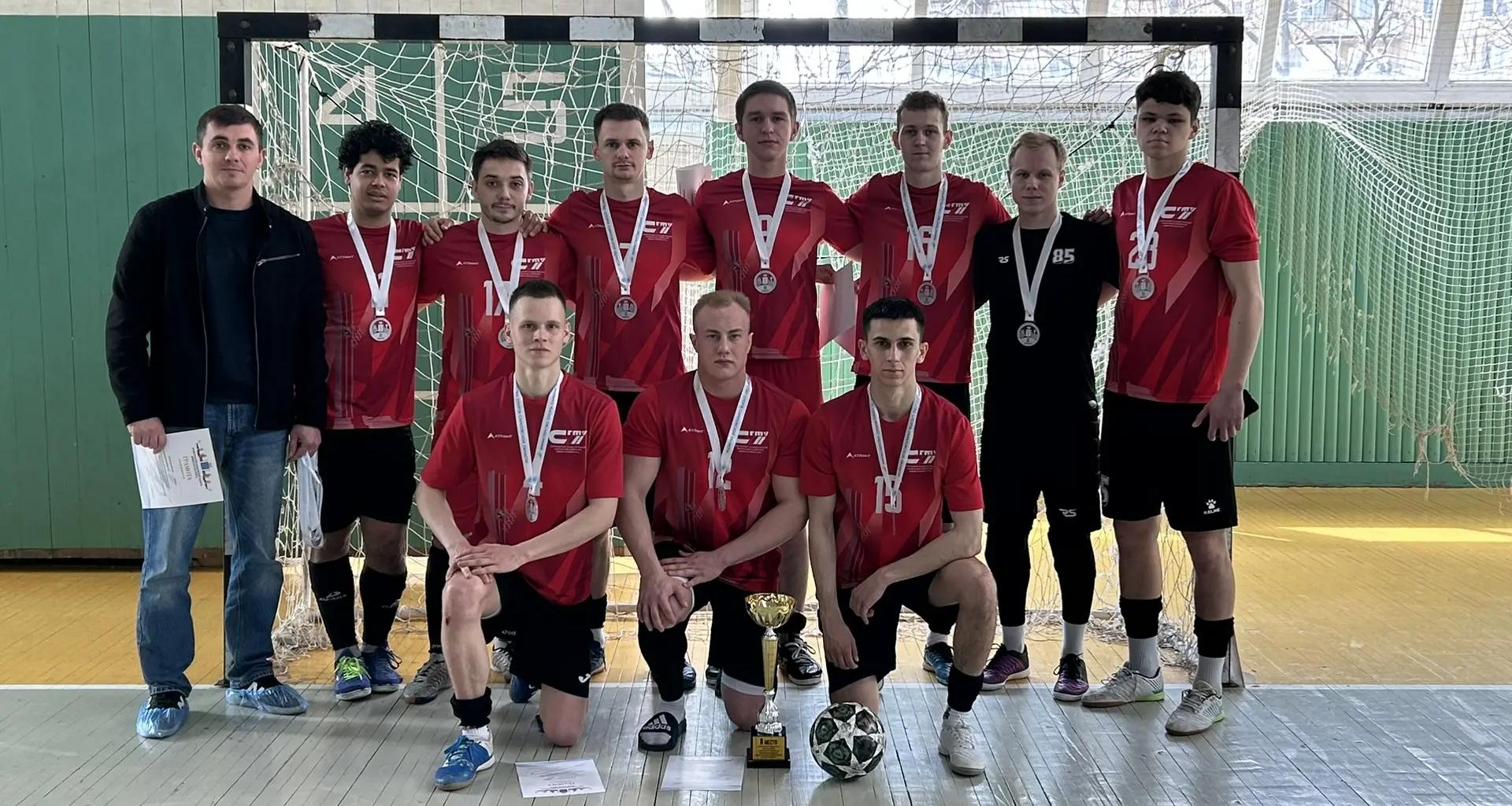 Команда СГТУ по футзалу – серебряные призеры областной Универсиады