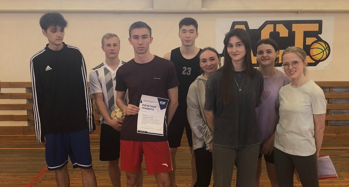 В СГТУ прошла олимпиада по баскетболу и футболу