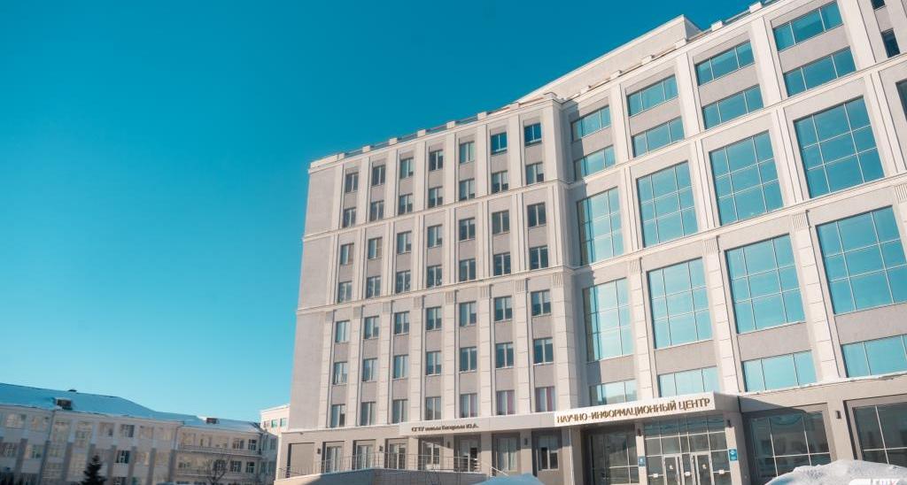 НТБ подготовила тематическую книжную выставку ко Дню космонавтики