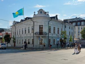Студенты из Казахстана могут встать на консульский учет он-лайн