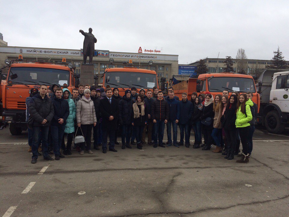 Студенты ИнЭТС посетили экспозицию дорожно-эксплуатационной техники Студенты ИнЭТС посетили экспозицию дорожно-эксплуатационной техники