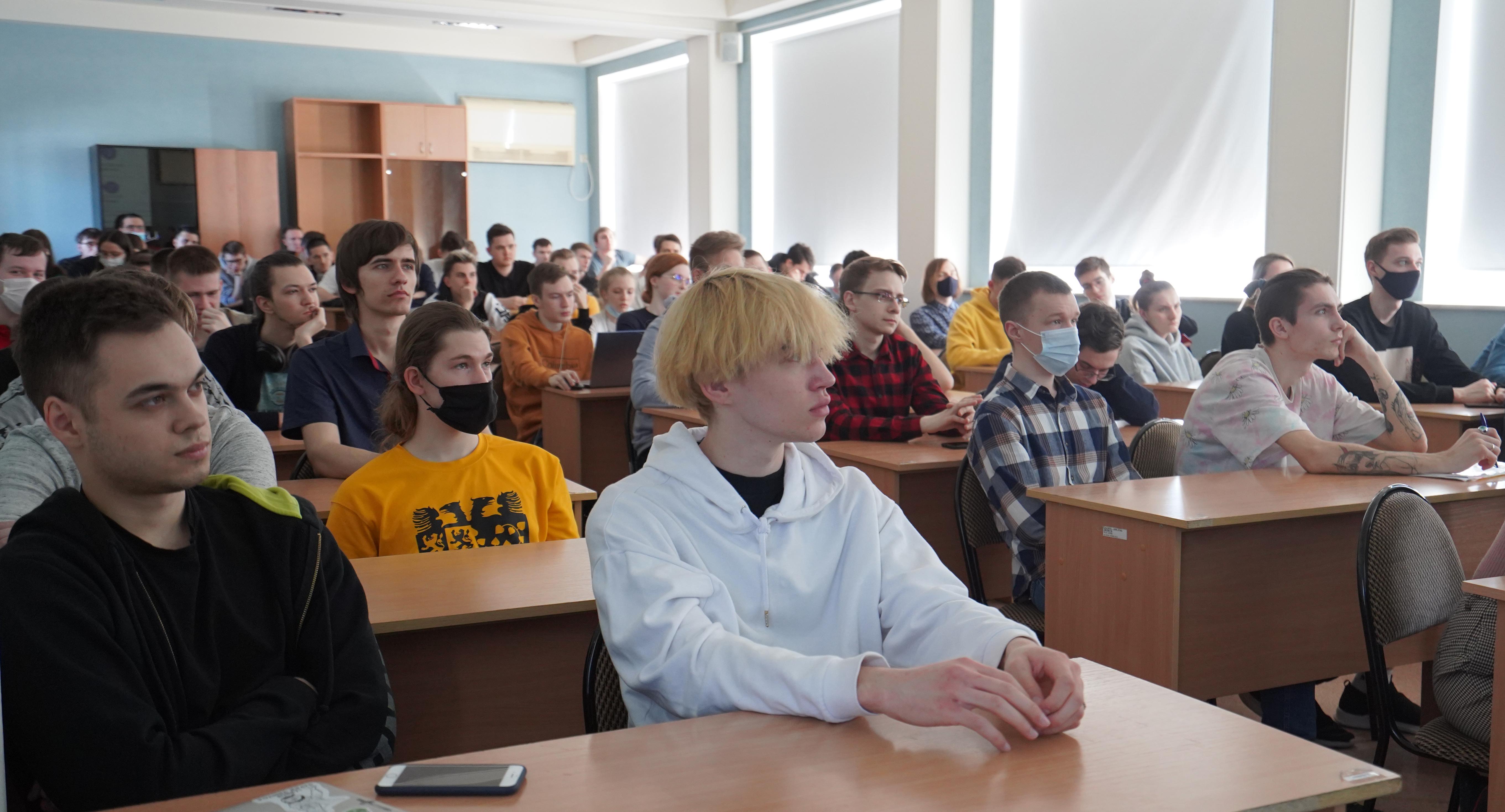 Будущие IT-специалисты встретились с представителями крупного разработчика