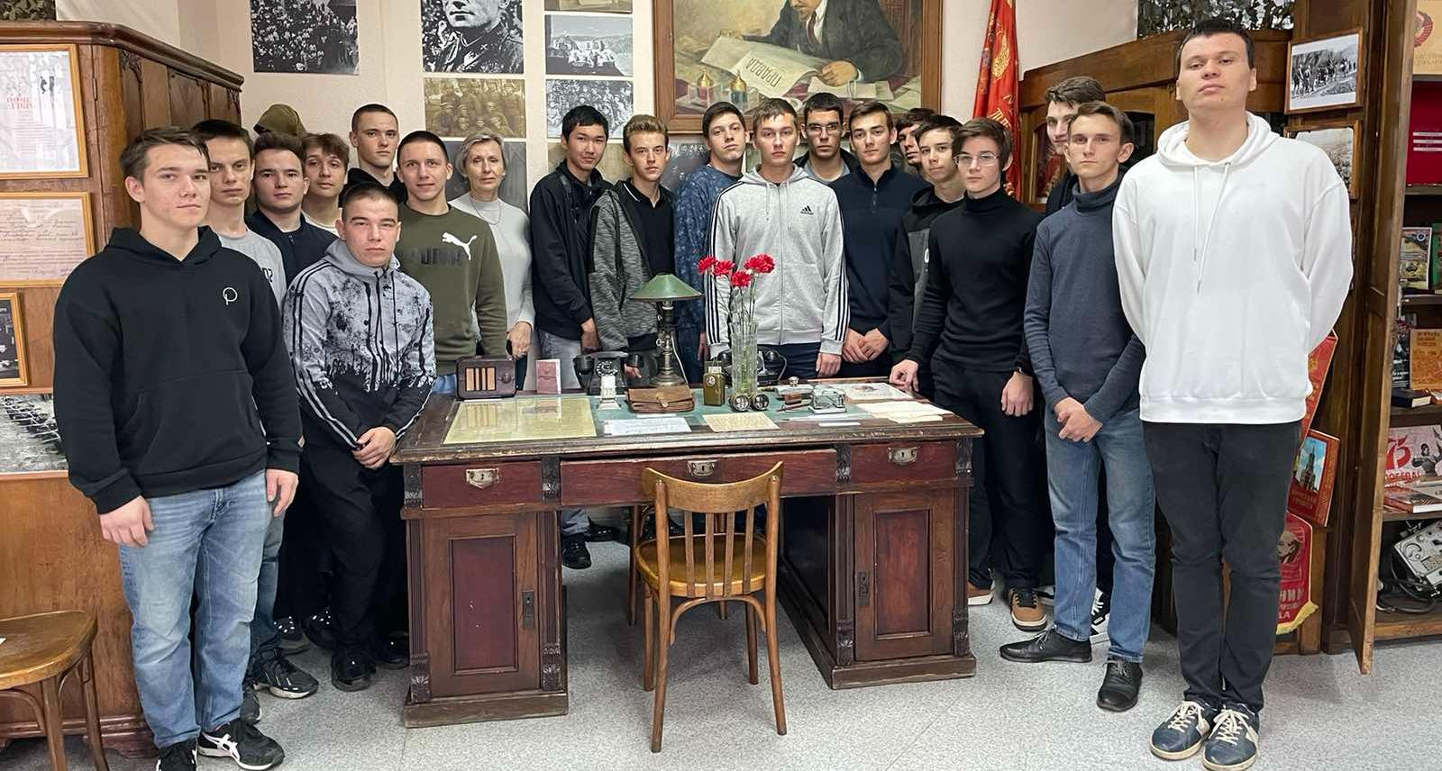Студенты ИММТ посетили музей боевой славы имени С.И.Тимакова