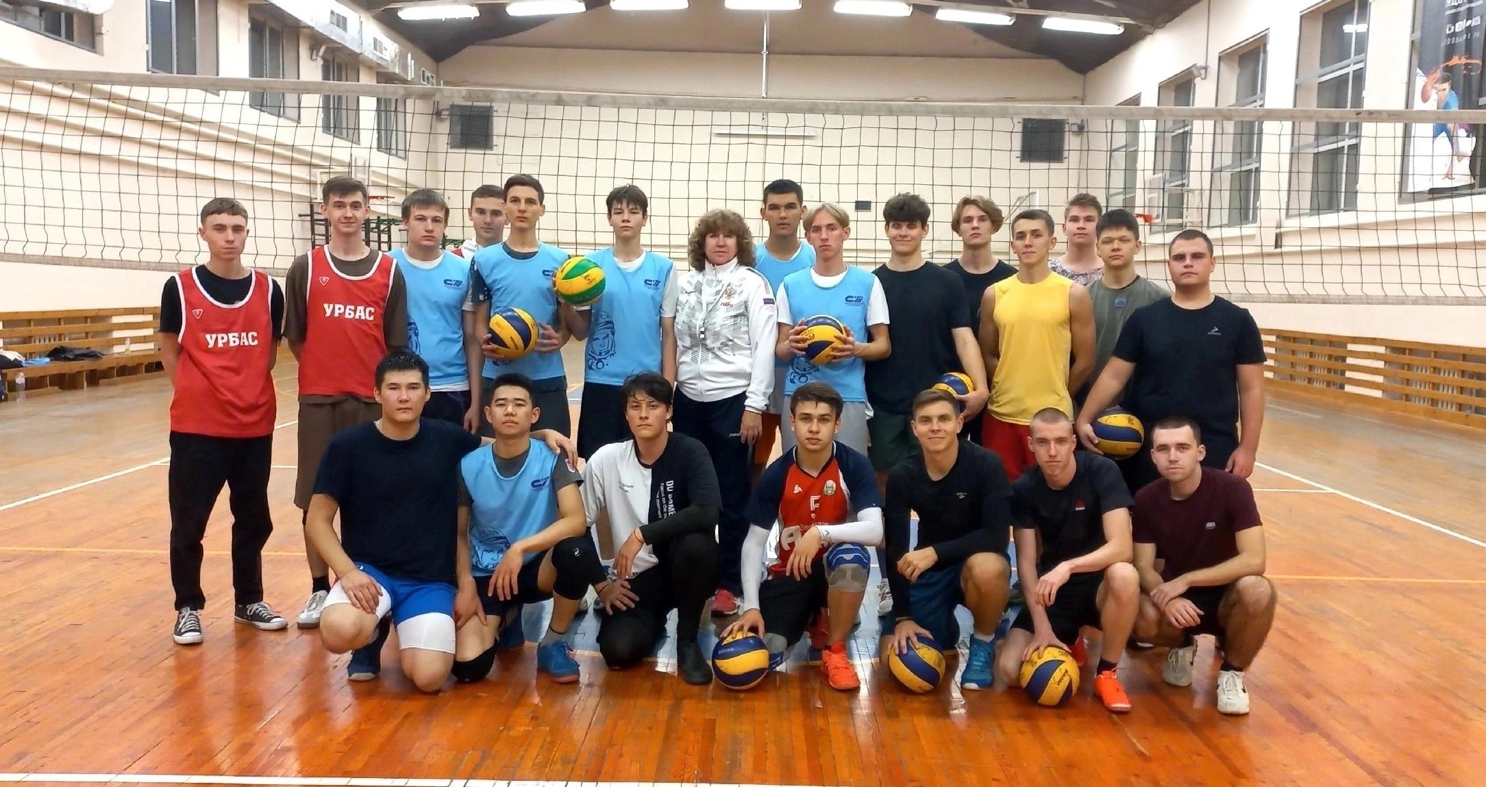 В СГТУ прошли соревнования по волейболу среди мужских команд