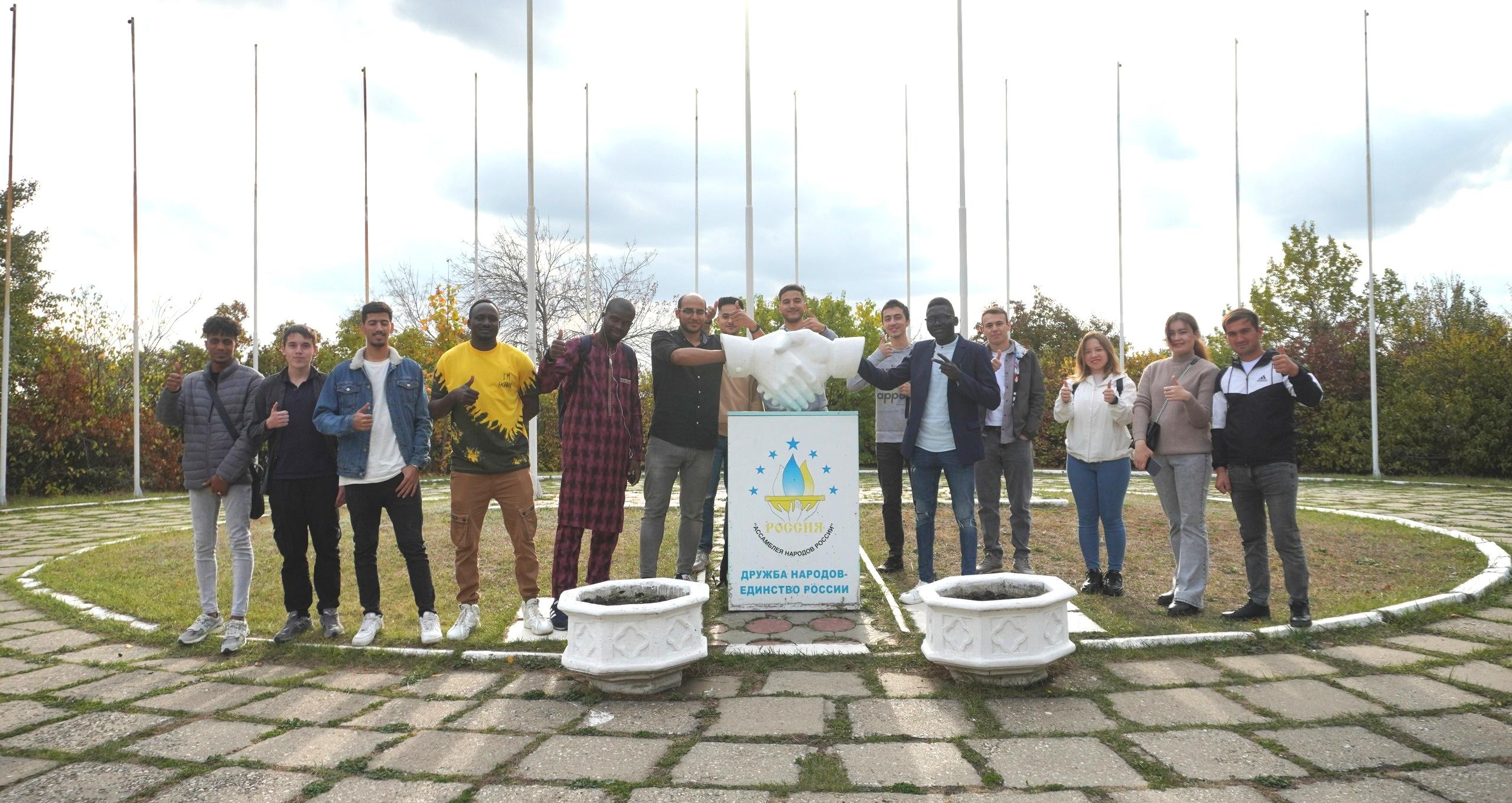 Иностранные студенты посетили Парк Победы