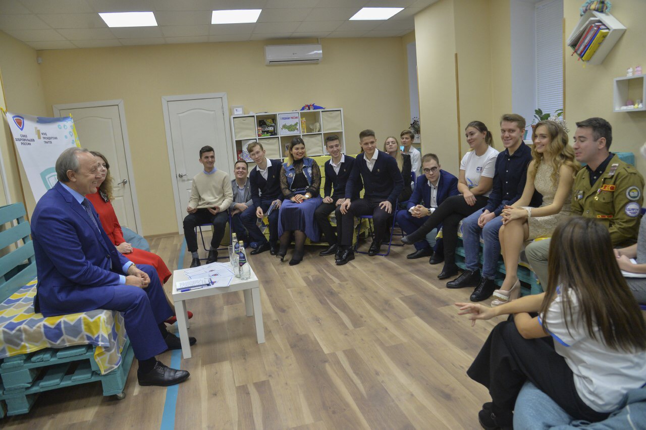 Магистр института УРБАС приняла участие во встрече с губернатором области