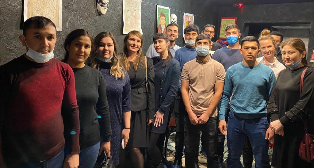 Иностранные студенты СГТУ посетили театр «БалаганчикЪ»