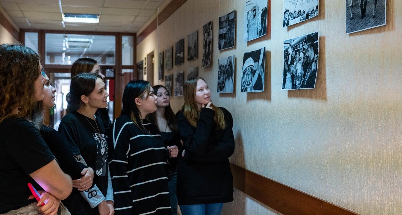В ИнПИТ открылась выставка фоторабот студентов-дизайнеров