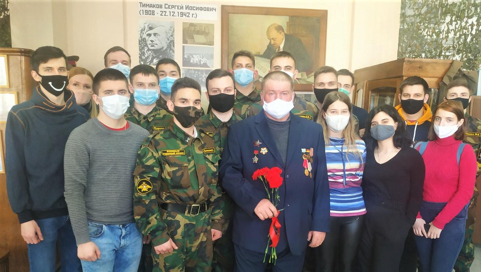 Студенты университета встретились с ветераном боевых действий СГТУ имени Гагарина Ю.А.